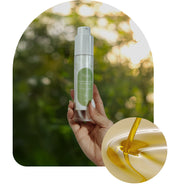 Empaque de Ozalia sujetado por una mano